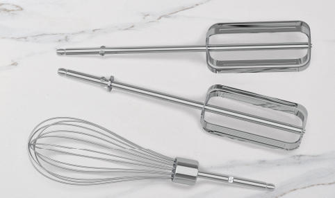 2 professional-style beaters and 1 chef's whisk.